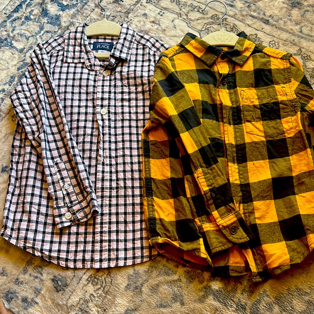 (2) Boys Button Downs 5T